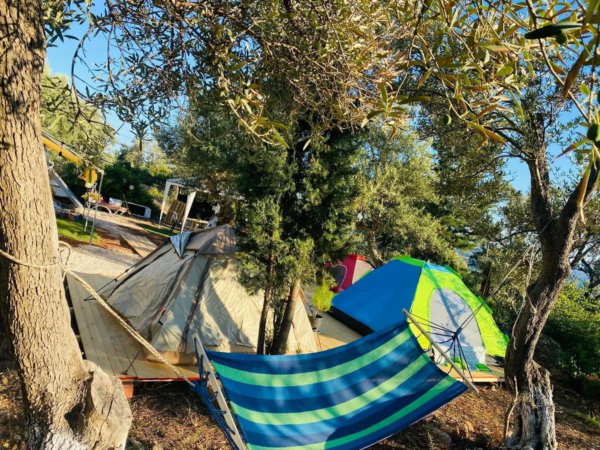 Dhërmi Adventure Camping酒店 0*,  阿尔巴尼亚