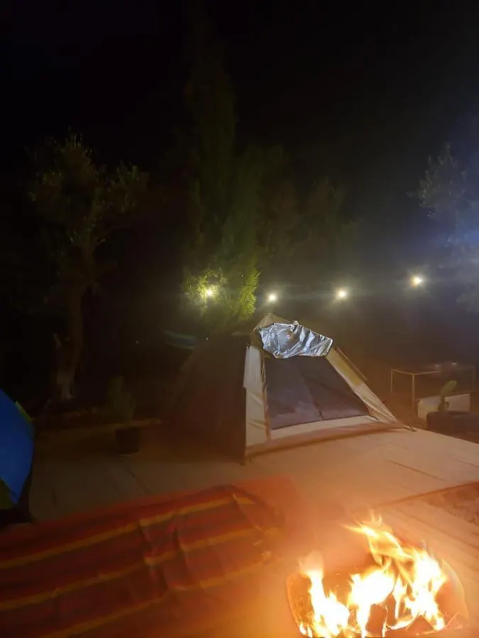 Dhërmi Adventure Camping酒店 0*,